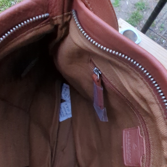 Liz Claiborne 🆕Natural Pebbled Genuine Leather Cross Body Bag New without tags. - Picture 12 of 15